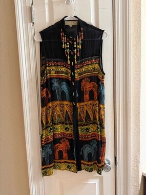 Vintage Dorothy Schoelen Platinum Sleeveless Tunic with Elephant Print